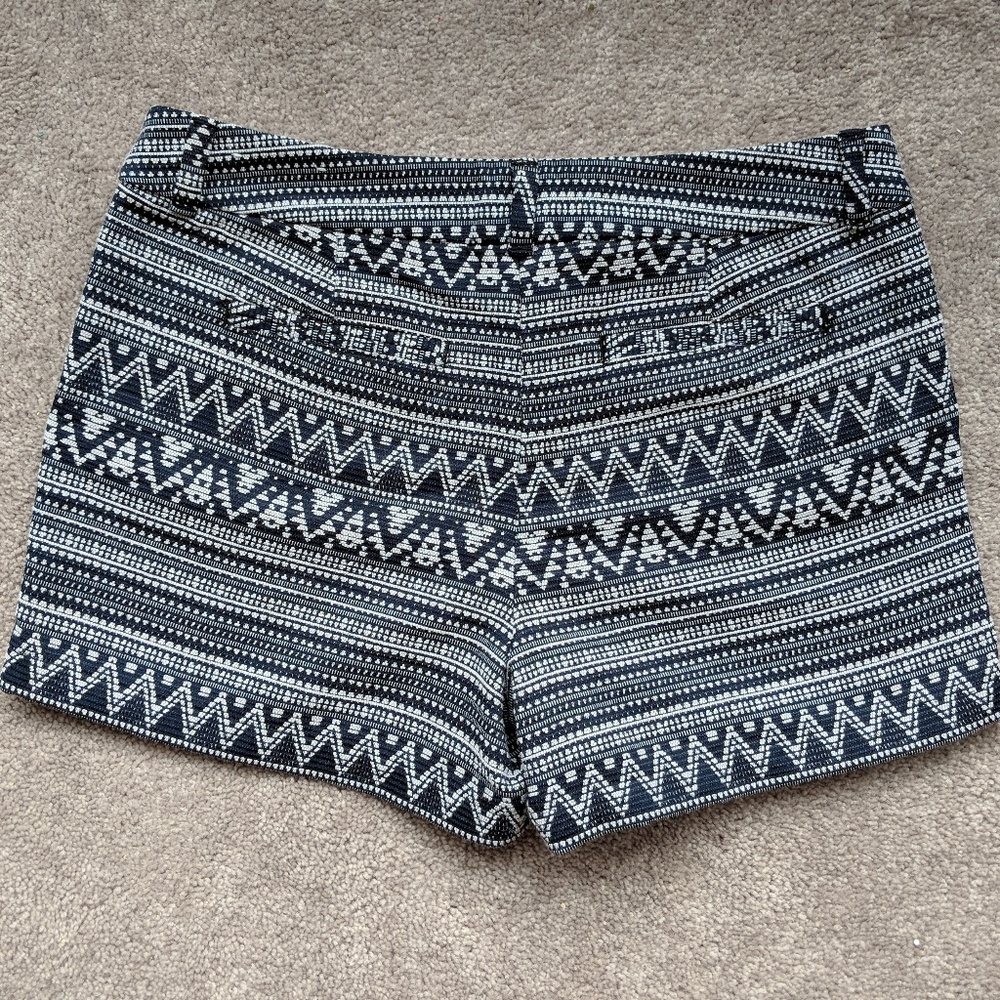 Loft Embroidery Short - Picture 4 of 4